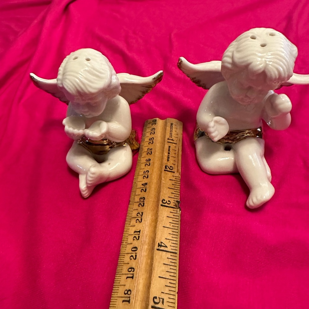 Salt and Pepper Shakers - Cherubs. - Picture 3 of 10